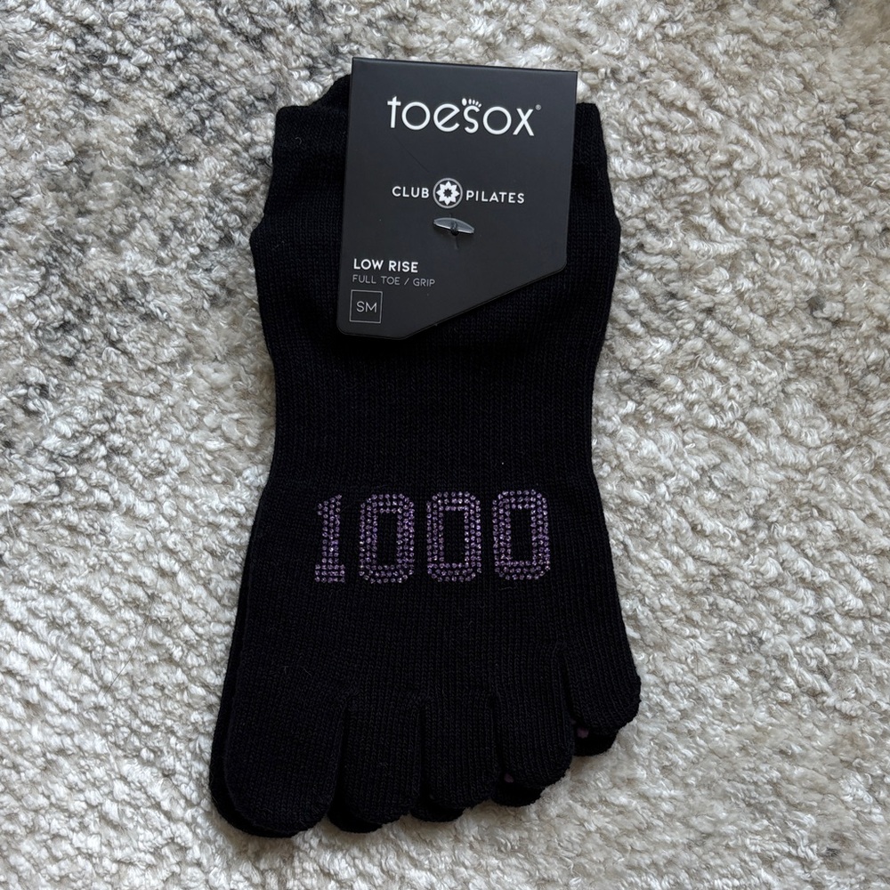 NWT Toesox grip socks - small